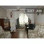 Շտապ վաճառվում է 3 սենյականոց բնակարան Կոմիտասում